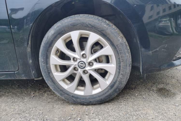 Used Nissan Sylphy 2016 1.6 XL CVT Deluxe Edition Right Front Wheel Hub