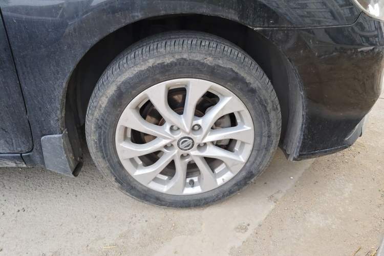 Used Nissan Sylphy 2016 1.6 XL CVT Luxury Edition Right Front Wheel Hub