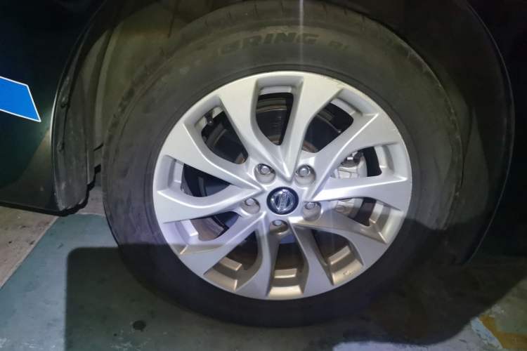 Used Nissan Sylphy 2016 1.6 XL CVT Deluxe Edition Right Front Wheel Hub