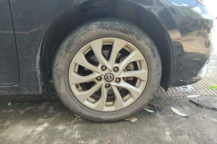 Used Nissan Sylphy 2016 1.6 XL CVT Luxury Edition Right Front Wheel Hub