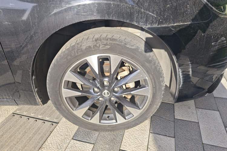 Used Nissan Sylphy 2016 1.8XL CVT Luxury Edition Right Front Wheel Hub