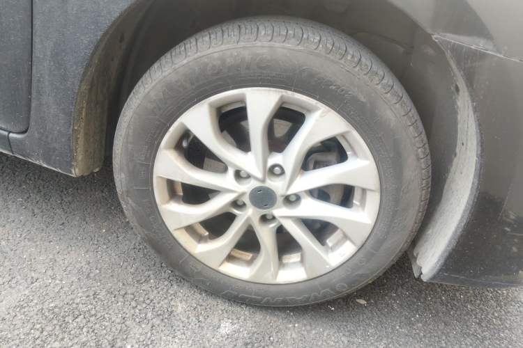 Used Nissan Sylphy 2016 1.6 XL CVT Luxury Edition Right Front Wheel Hub