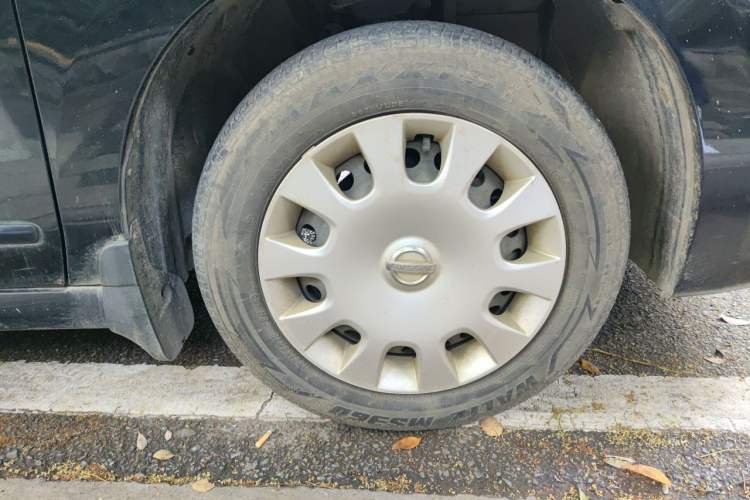 Used Nissan Sylphy 2016 Classic 1.6XE Manual Comfort Edition Right Front Wheel Hub