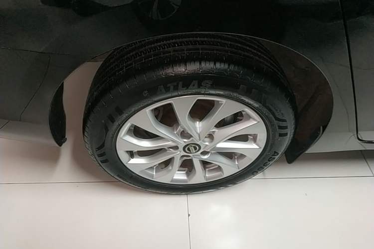 Used Nissan Sylphy 2016 1.6 XL CVT Luxury Edition Right Rear Wheel Hub