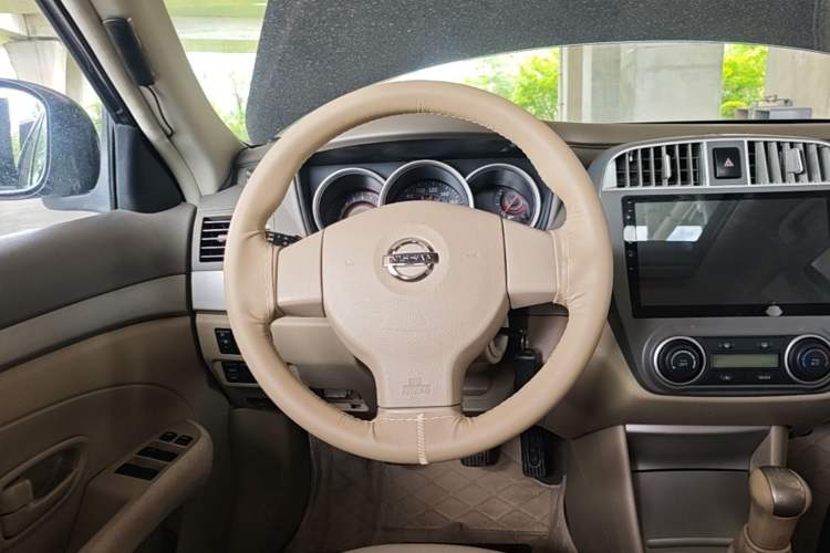 Used Nissan Sylphy 2016 Classic 1.6XE Manual Leading Edition Steering Wheel