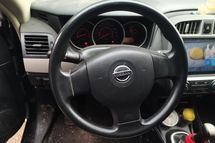Used Nissan Sylphy 2016 Classic 1.6XE Manual Leading Edition Steering Wheel