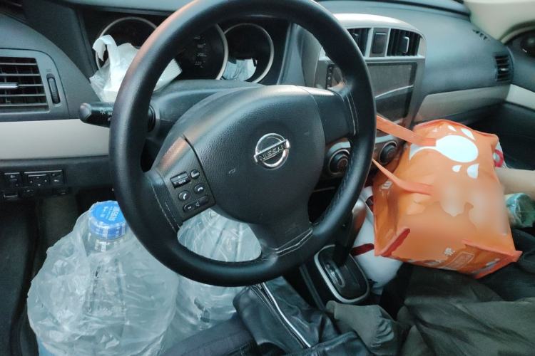Used Nissan Sylphy 2016 Classic 1.6XE Automatic Comfort Edition Steering Wheel
