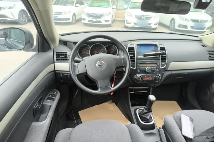 Used Nissan Sylphy 2016 Classic 1.6XE Manual Leading Edition Steering Wheel