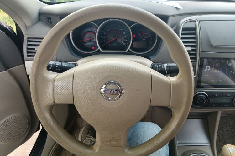 Used Nissan Sylphy 2016 Classic 1.6XE Manual Leading Edition Steering Wheel