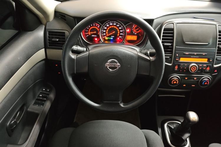 Used Nissan Sylphy 2016 Classic 1.6XE Manual Leading Edition Steering Wheel