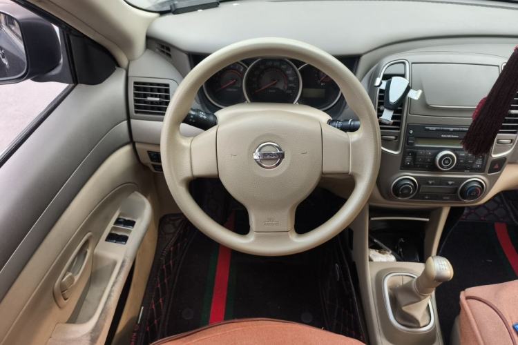 Used Nissan Sylphy 2016 Classic 1.6XE Manual Leading Edition Steering Wheel