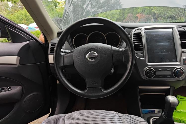 Used Nissan Sylphy 2016 Classic 1.6XE Manual Leading Edition Steering Wheel