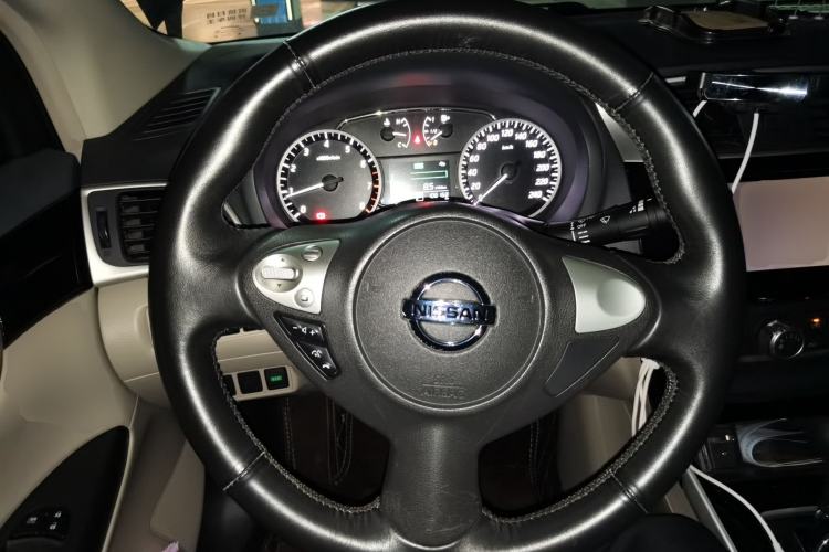 Used Nissan Sylphy 2016 1.6XV CVT Smart Enjoyment Version Steering Wheel
