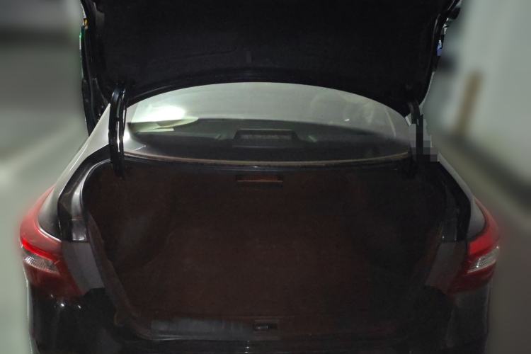 Used Nissan Sylphy 2016 1.6 XL Manual Luxury Edition Trunk