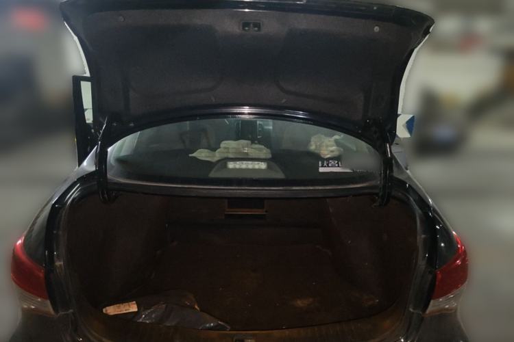 Used Nissan Sylphy 2016 Classic 1.6XE Manual Leading Edition Trunk