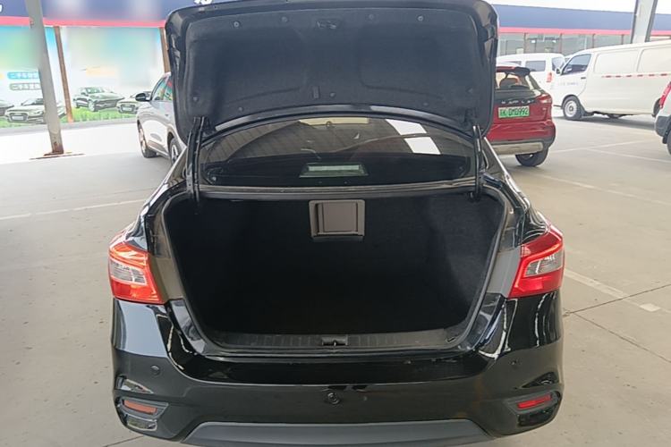 Used Nissan Sylphy 2016 1.6 XL CVT Luxury Edition Trunk