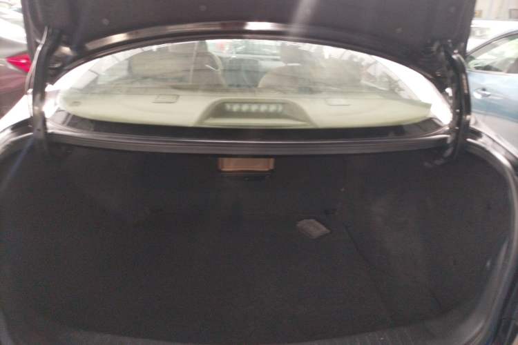 Used Nissan Sylphy 2016 Classic 1.6XE Automatic Leading Edition Trunk