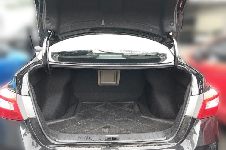 Used Nissan Sylphy 2016 1.6 XL CVT Deluxe Edition Trunk