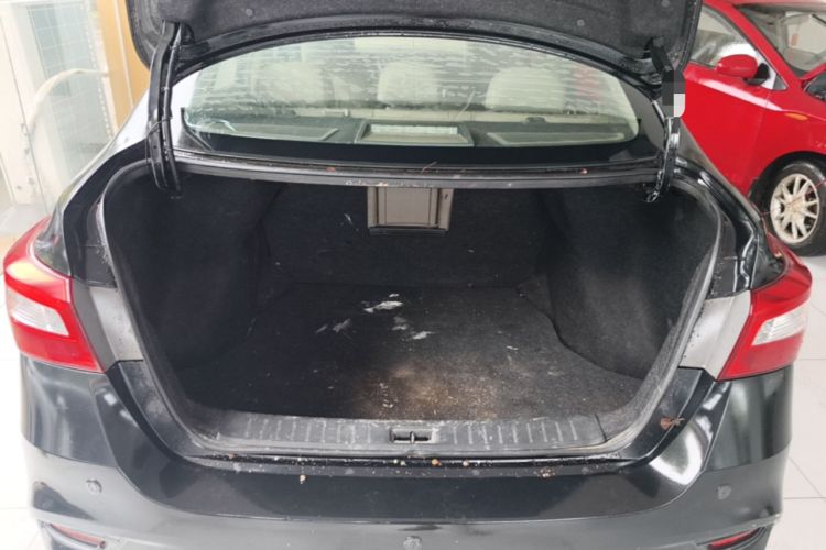 Used Nissan Sylphy 2016 1.6 XL CVT Luxury Edition Trunk