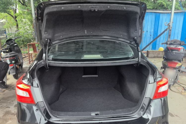 Used Nissan Sylphy 2016 1.6 XL CVT Deluxe Edition Trunk