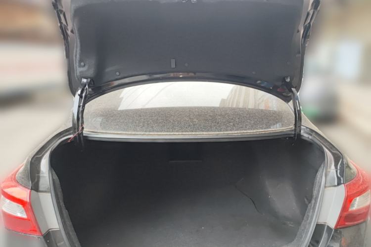 Used Nissan Sylphy 2016 1.6 XL CVT Deluxe Edition Trunk