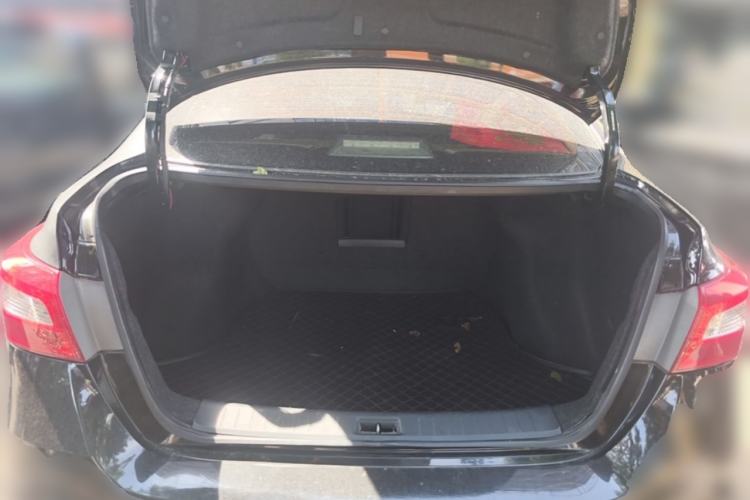 Used Nissan Sylphy 2016 1.6 XL CVT Luxury Edition Trunk