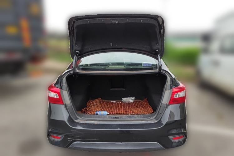 Used Nissan Sylphy 2016 1.6 XL CVT Deluxe Edition Trunk