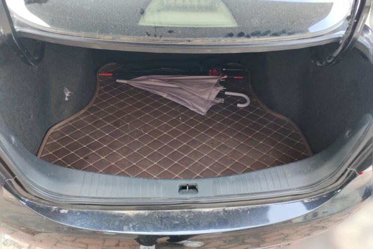 Used Nissan Sylphy 2016 Classic 1.6XE Automatic Comfort Edition Trunk