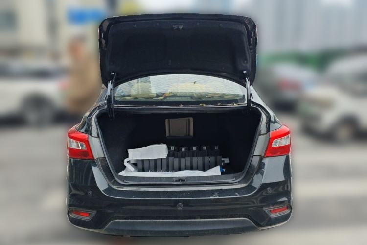 Used Nissan Sylphy 2016 1.8XL CVT Luxury Edition Trunk