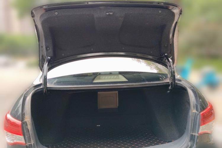 Used Nissan Sylphy 2016 Classic 1.6XE Automatic Leading Edition Trunk