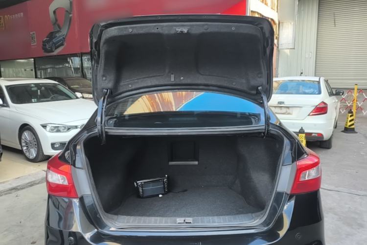 Used Nissan Sylphy 2016 1.6 XL CVT Luxury Edition Trunk