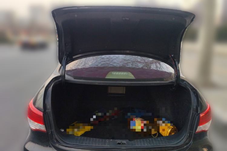 Used Nissan Sylphy 2016 Classic 1.6XE Automatic Leading Edition Trunk