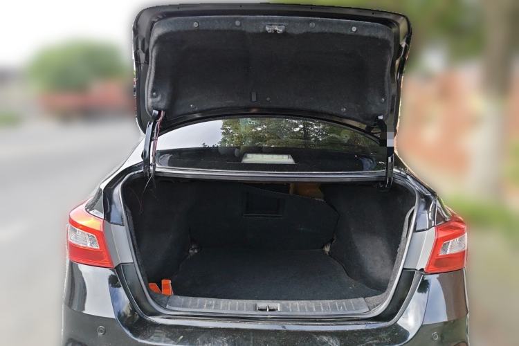 Used Nissan Sylphy 2016 1.6 XL CVT Luxury Edition Trunk