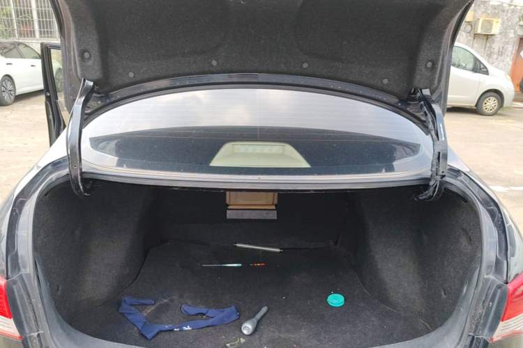 Used Nissan Sylphy 2016 Classic 1.6XE Automatic Comfort Edition Trunk