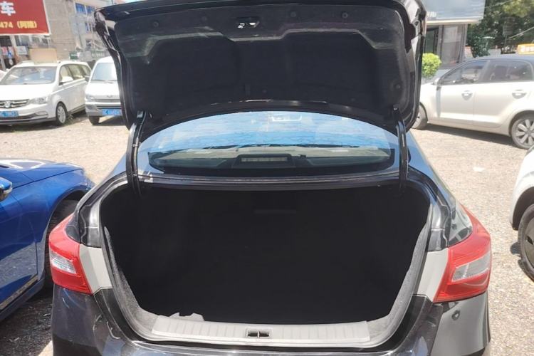 Used Nissan Sylphy 2016 1.6XV CVT Smart Enjoyment Version Trunk