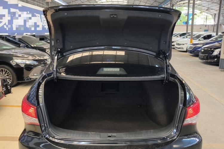 Used Nissan Sylphy 2016 Classic 1.6XE Manual Leading Edition Trunk
