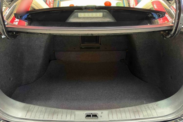 Used Nissan Sylphy 2016 Classic 1.6XE Manual Comfort Edition Trunk