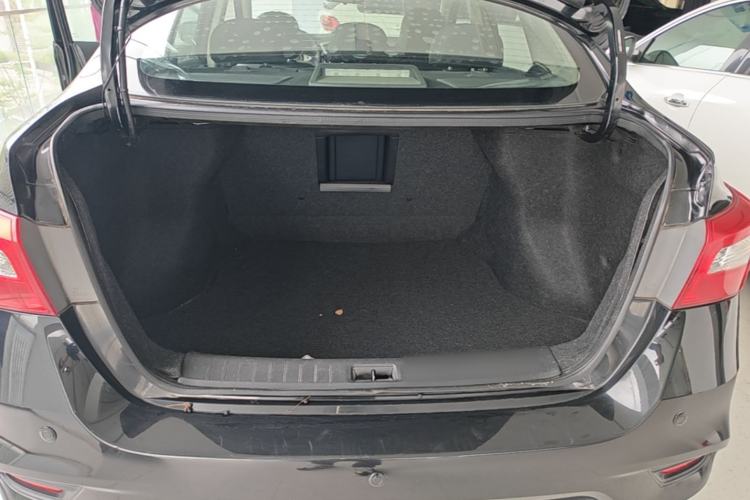 Used Nissan Sylphy 2016 1.6 XL CVT Luxury Edition Trunk