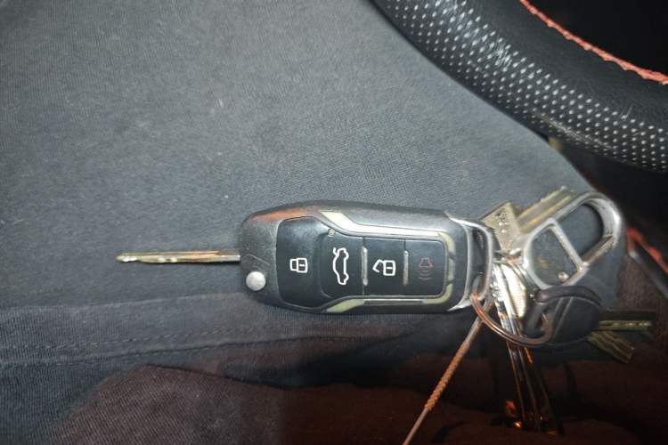 Used Nissan Sylphy 2016 Classic 1.6XE Automatic Leading Edition Vehicle Key