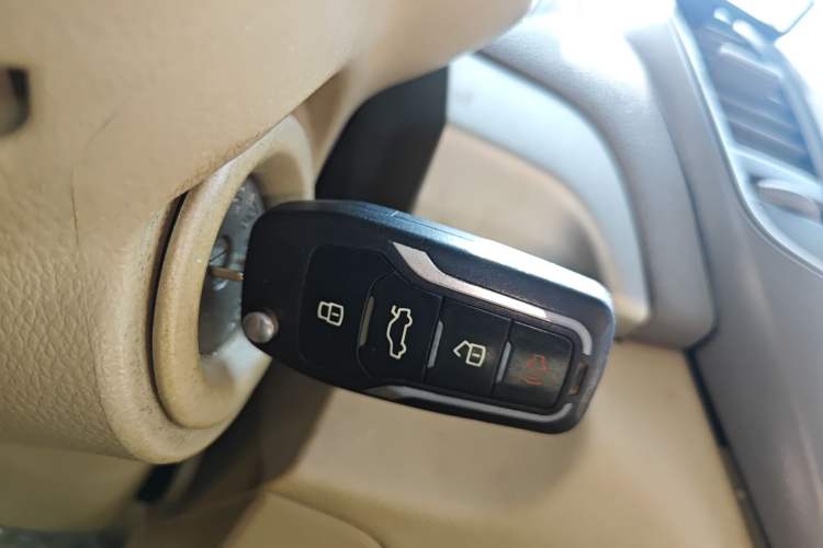 Used Nissan Sylphy 2016 Classic 1.6XE Manual Comfort Edition Vehicle Key