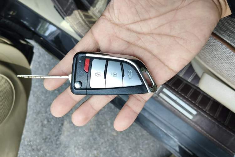 Used Nissan Sylphy 2016 Classic 1.6XE Manual Leading Edition Vehicle Key