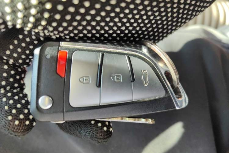 Used Nissan Sylphy 2016 1.6 XL CVT Luxury Edition Vehicle Key