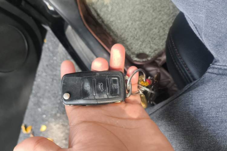 Used Nissan Sylphy 2016 Classic 1.6XE Automatic Comfort Edition Vehicle Key