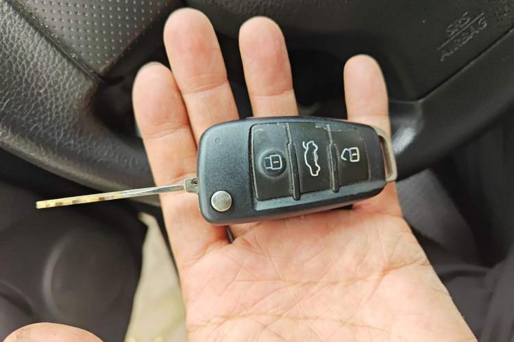 Used Nissan Sylphy 2016 Classic 1.6XE Manual Leading Edition Vehicle Key