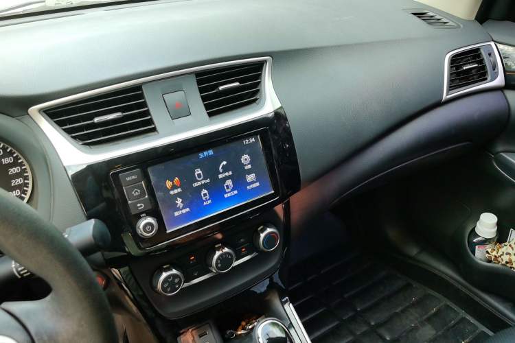 Used Nissan Sylphy 2016 1.6XV CVT Smart Enjoyment Version Audio And AC Panel
