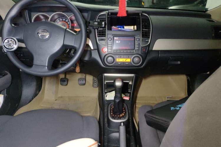 Used Nissan Sylphy 2016 Classic 1.6XE Manual Comfort Edition Audio And AC Panel