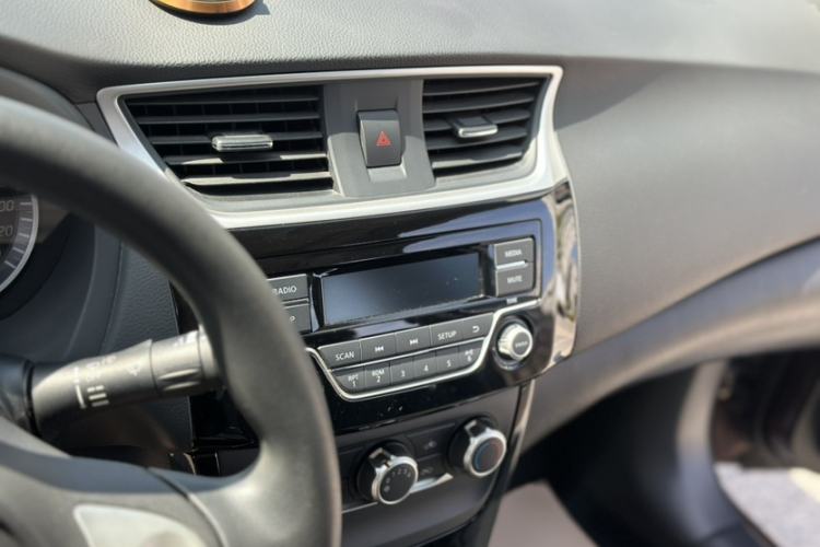 Used Nissan Sylphy 2016 1.6 XL CVT Luxury Edition Audio And AC Panel