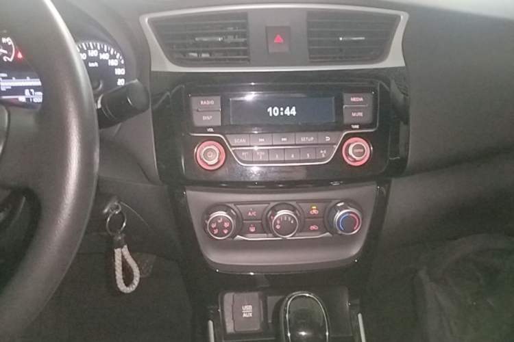 Used Nissan Sylphy 2016 1.6 XL CVT Luxury Edition Audio And AC Panel