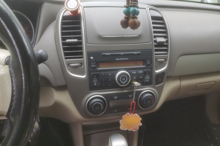 Used Nissan Sylphy 2016 Classic 1.6XE Automatic Leading Edition Audio And AC Panel