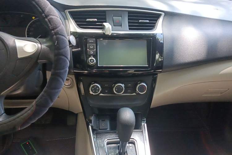 Used Nissan Sylphy 2016 1.6 XL CVT Deluxe Edition Audio And AC Panel
